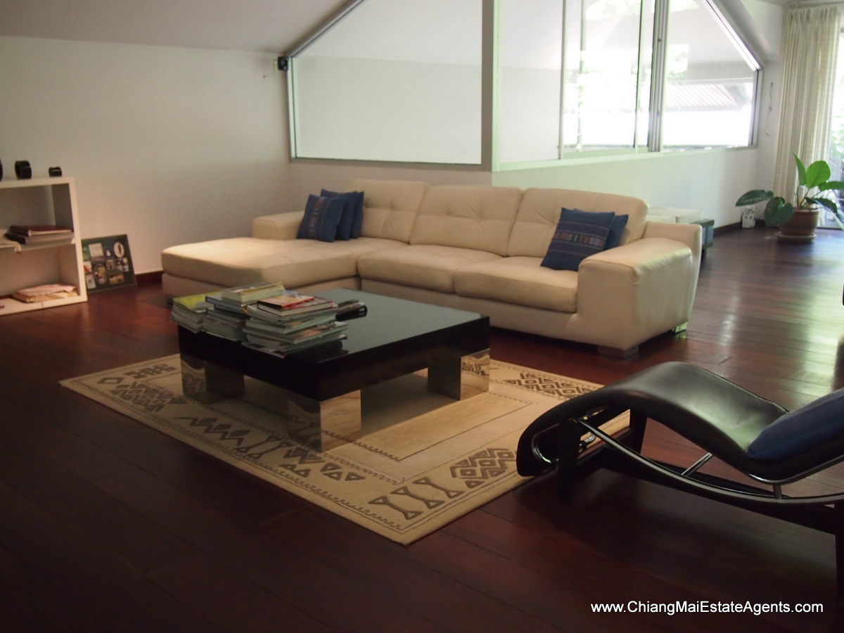 Fantastic Home with Pool in Hang Dong