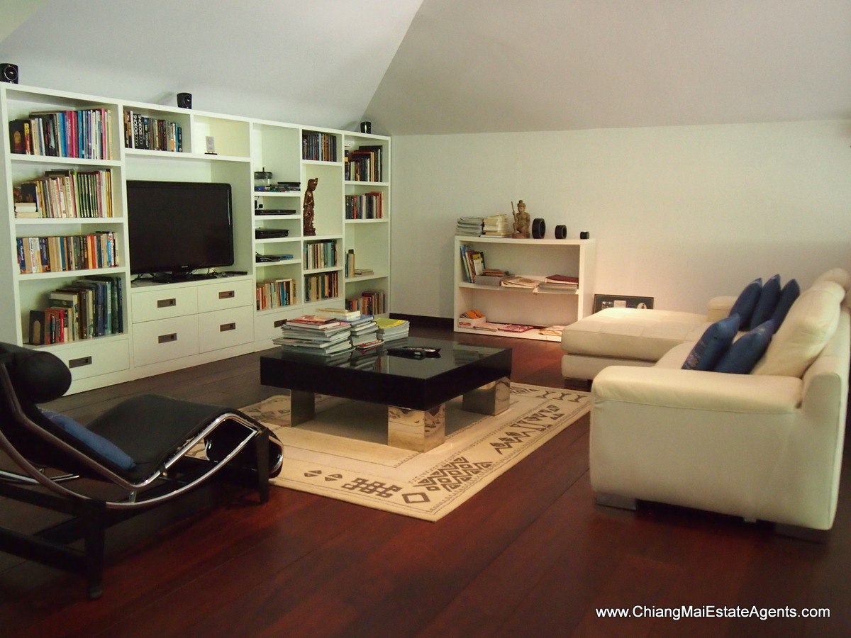 Fantastic Home with Pool in Hang Dong