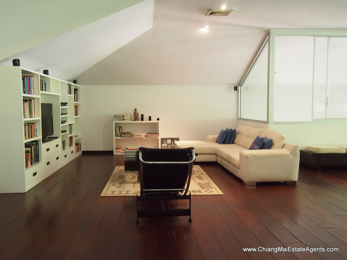 Fantastic Home with Pool in Hang Dong
