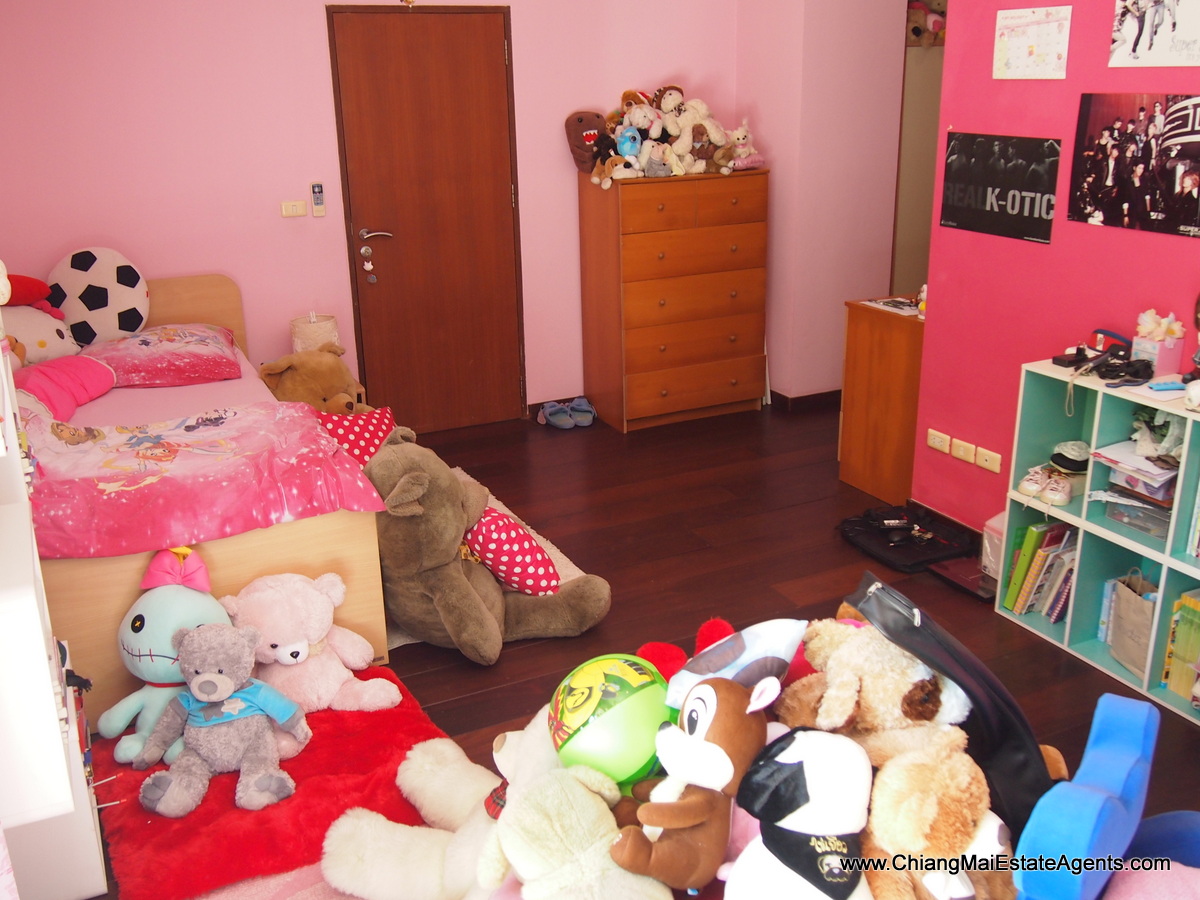 Fantastic Home with Pool in Hang Dong