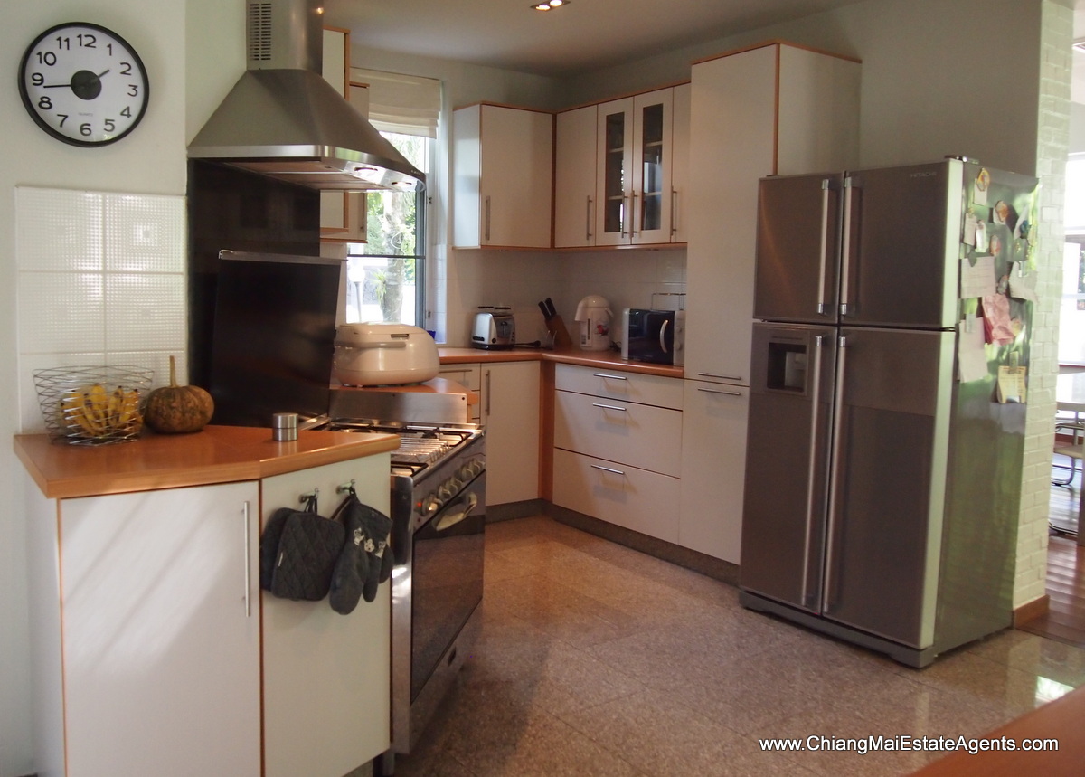 Fantastic Home with Pool in Hang Dong