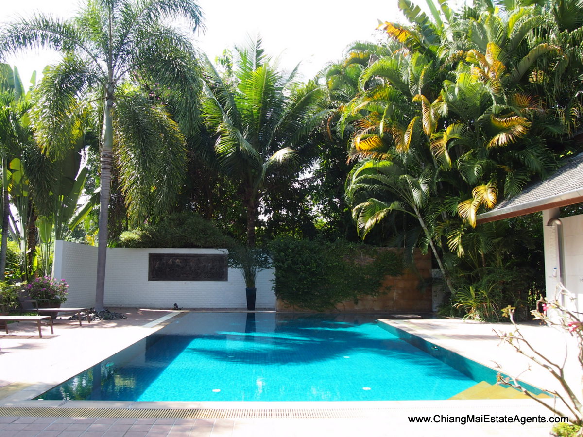 Fantastic Home with Pool in Hang Dong