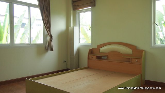 Custom 4 Bd, 3 Bth Home For Rent