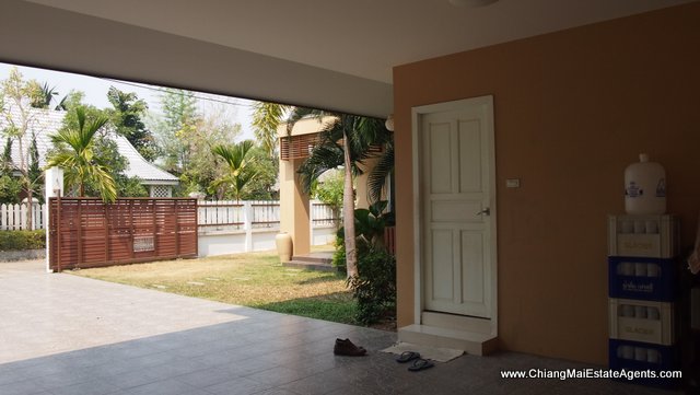 Custom 4 Bd, 3 Bth Home For Rent