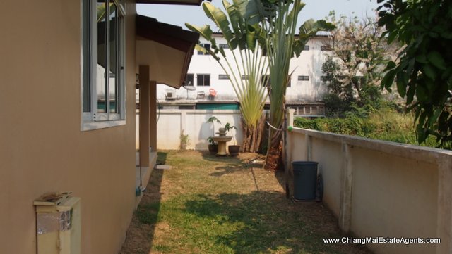 Custom 4 Bd, 3 Bth Home For Rent