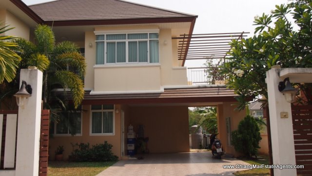 Custom 4 Bd, 3 Bth Home For Rent
