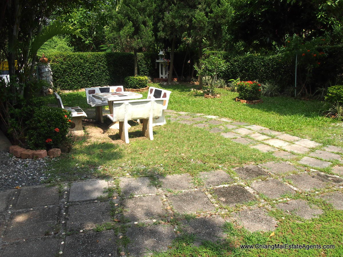 2 Bedroom Home with Separate Shop