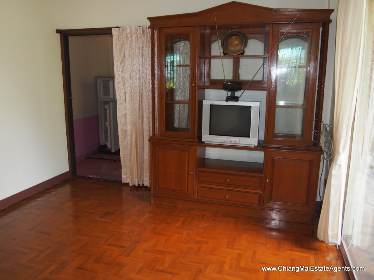 2 Bedroom Home with Separate Shop