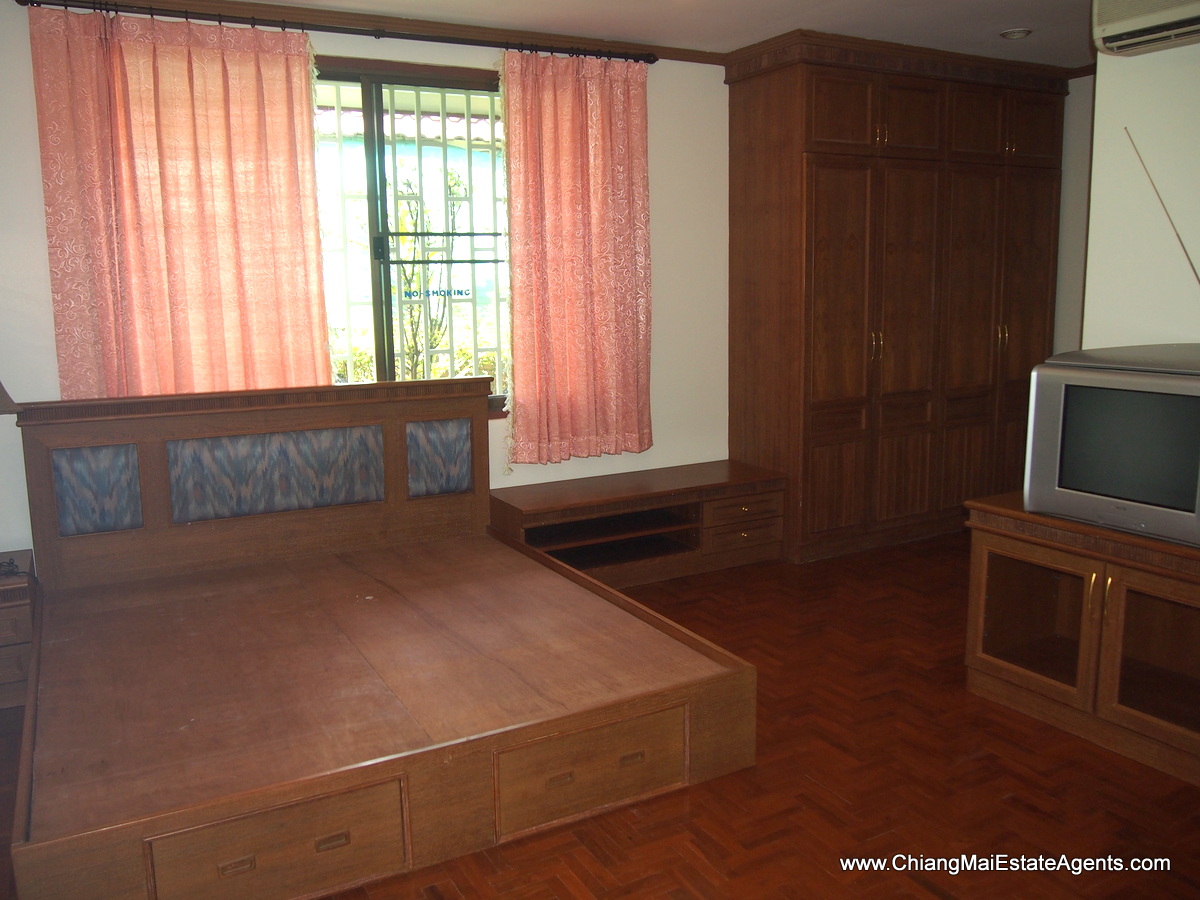 2 Bedroom Home with Separate Shop