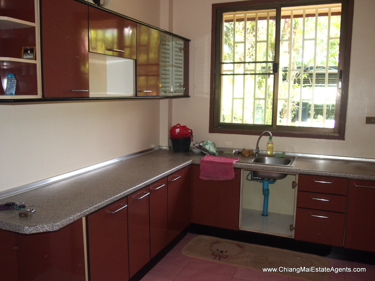 2 Bedroom Home with Separate Shop