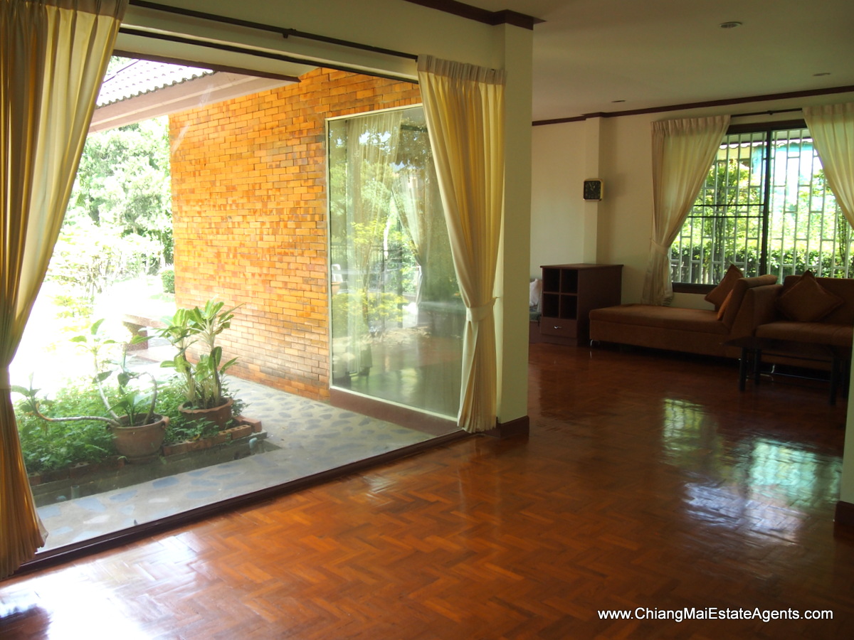2 Bedroom Home with Separate Shop