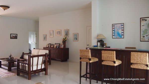 Luxury 5 Bedroom Home with Swimming Pool