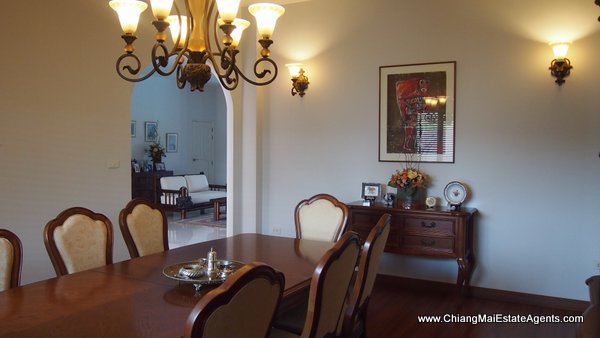 Luxury 5 Bedroom Home with Swimming Pool