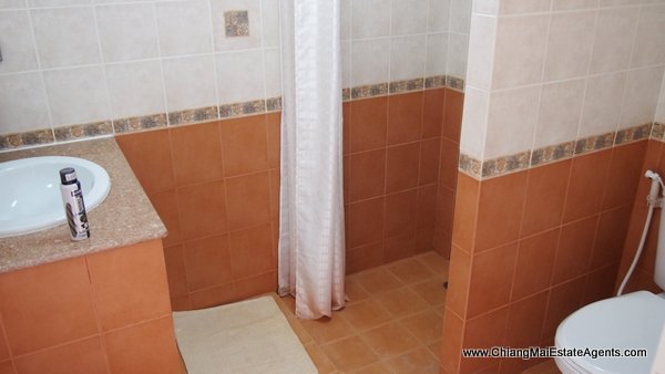Luxury 5 Bedroom Home with Swimming Pool