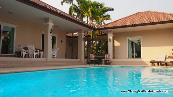 Luxury 5 Bedroom Home with Swimming Pool
