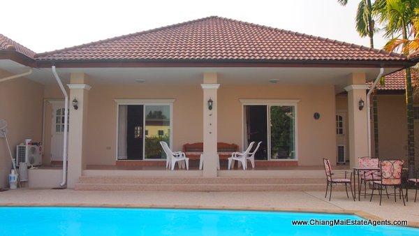 Luxury 5 Bedroom Home with Swimming Pool