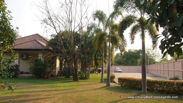 Luxury 5 Bedroom Home with Swimming Pool