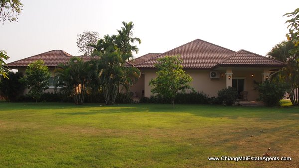 Luxury 5 Bedroom Home with Swimming Pool