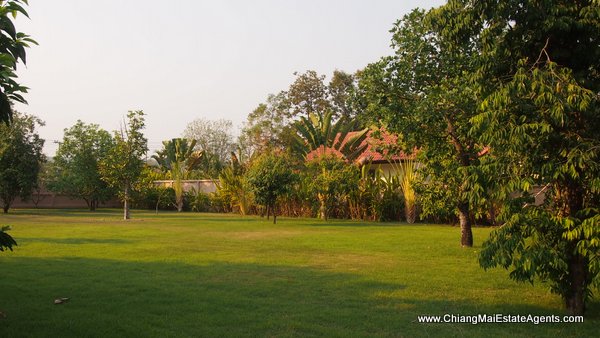 Luxury 5 Bedroom Home with Swimming Pool