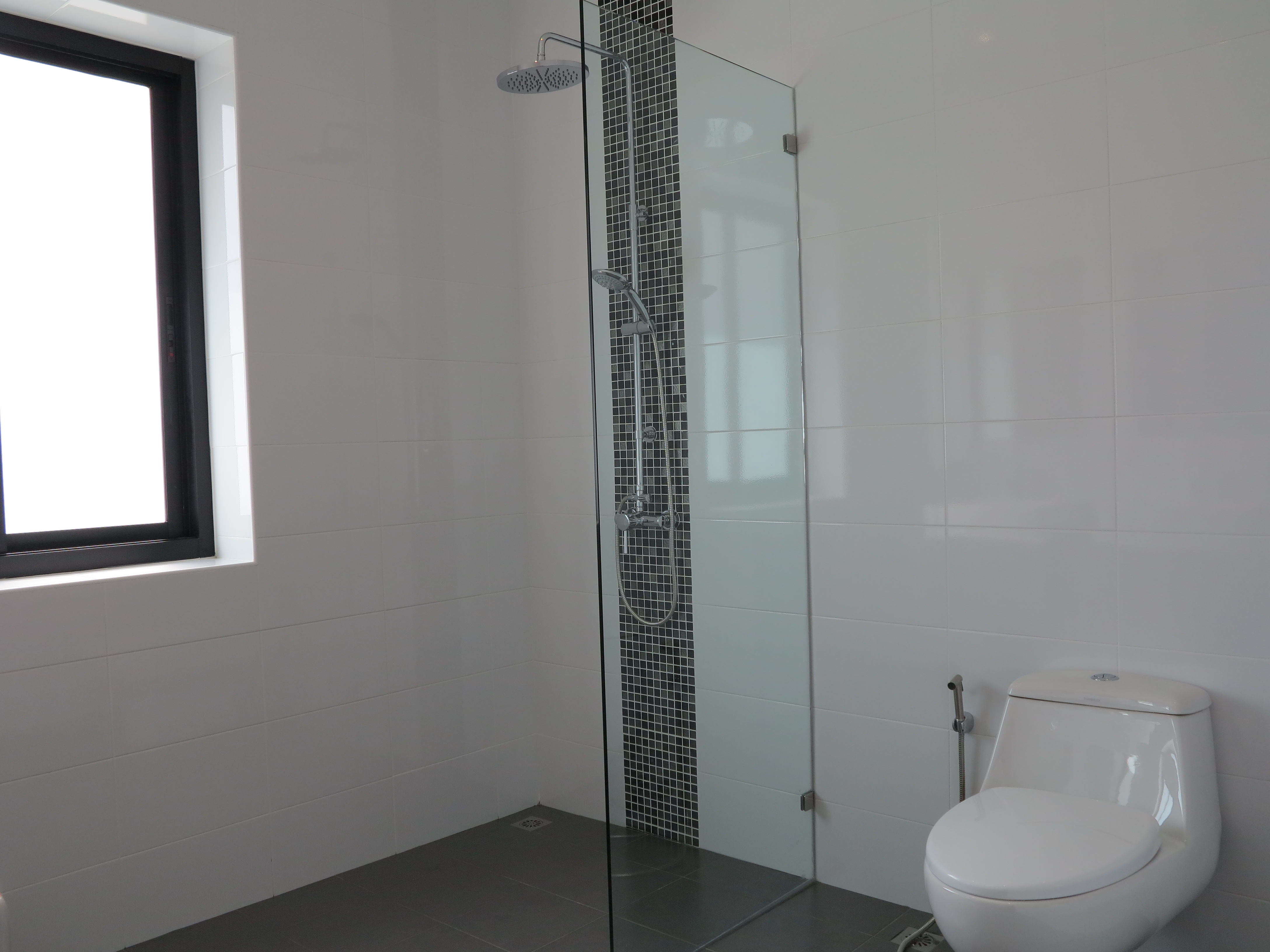 Large Single Story Home For Sale With Private Pool