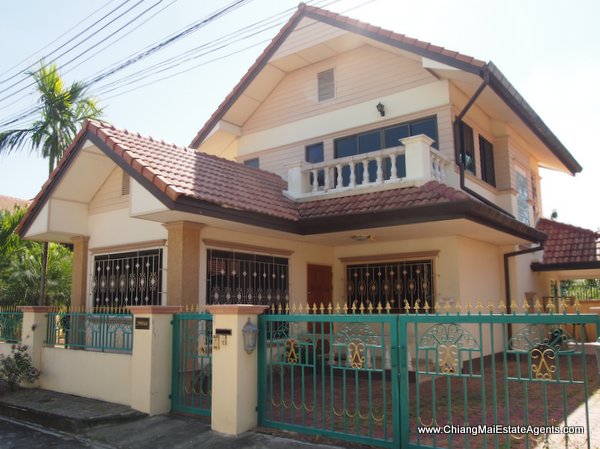 House with Private Pool in Sansai For Rent and Sale
