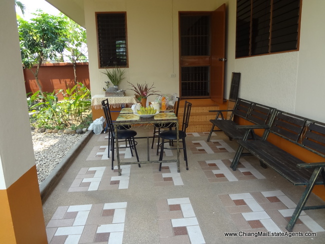 1 storey House For Sale