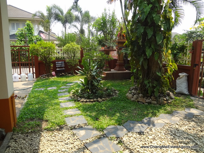1 storey House For Sale