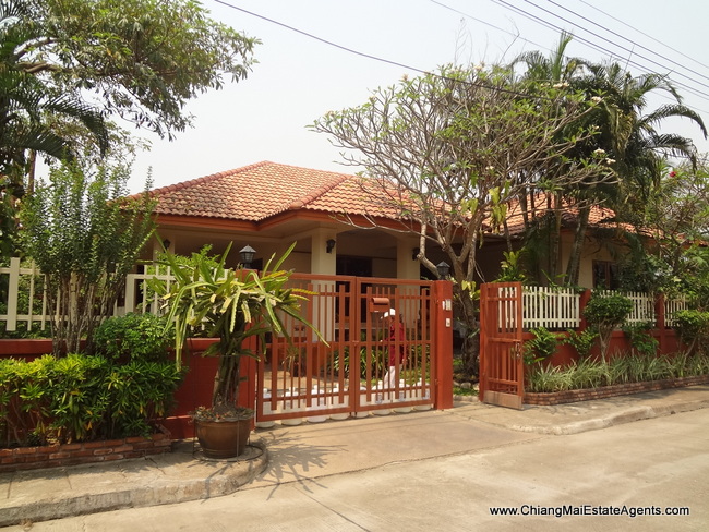 1 storey House For Sale