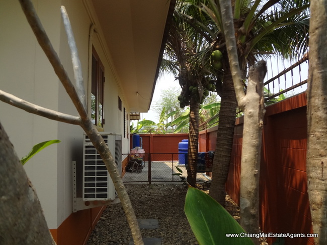1 storey House For Sale