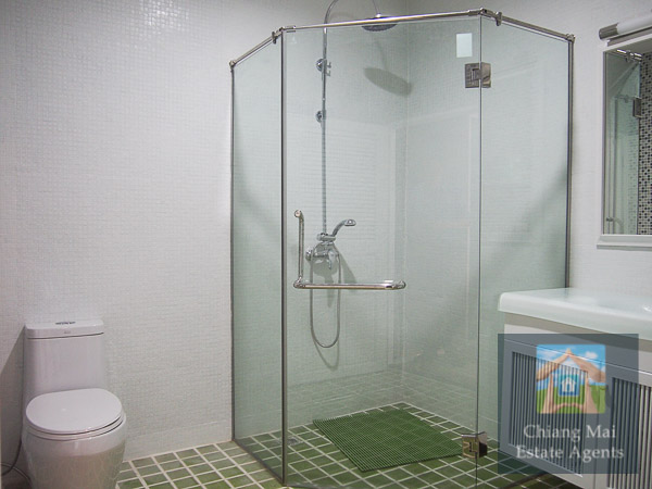 2 Bed Riverside Condominium for Rent