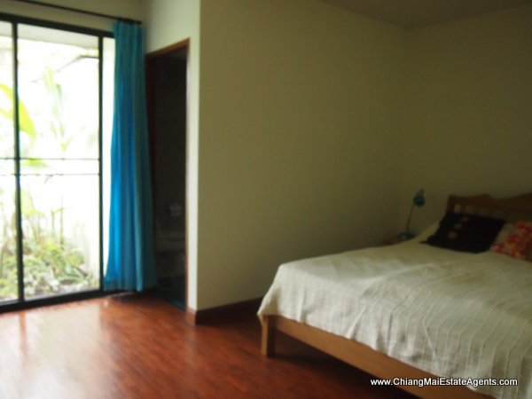 Beautiful 4 Bedroom Home in Moo Baan Nai Fun