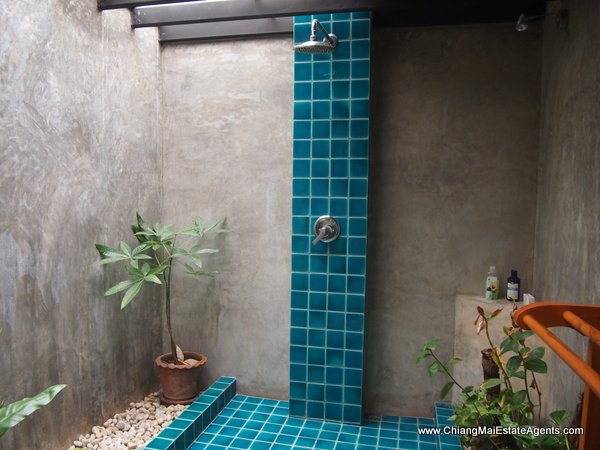 Beautiful 4 Bedroom Home in Moo Baan Nai Fun