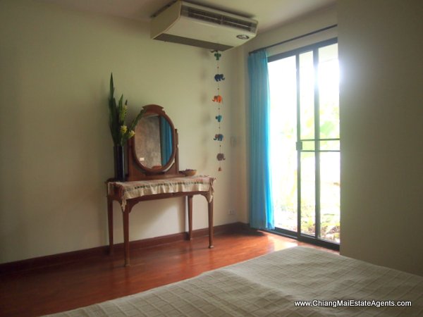 Beautiful 4 Bedroom Home in Moo Baan Nai Fun