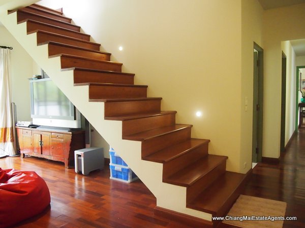 Beautiful 4 Bedroom Home in Moo Baan Nai Fun