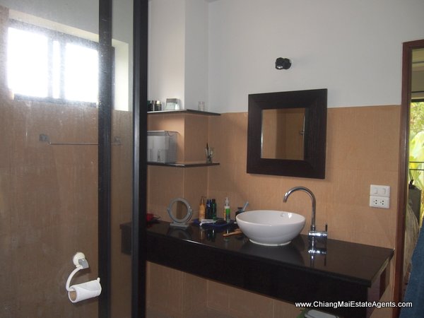 Beautiful 4 Bedroom Home in Moo Baan Nai Fun