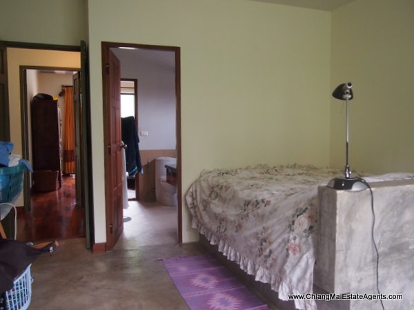 Beautiful 4 Bedroom Home in Moo Baan Nai Fun