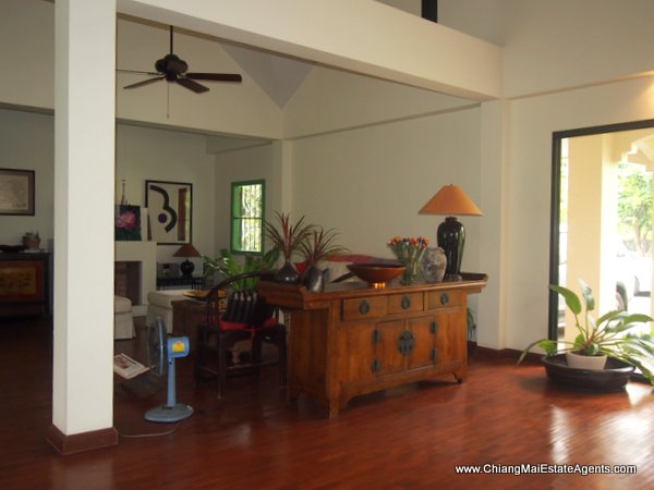 Beautiful 4 Bedroom Home in Moo Baan Nai Fun