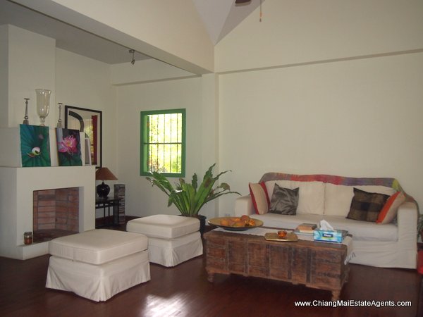Beautiful 4 Bedroom Home in Moo Baan Nai Fun