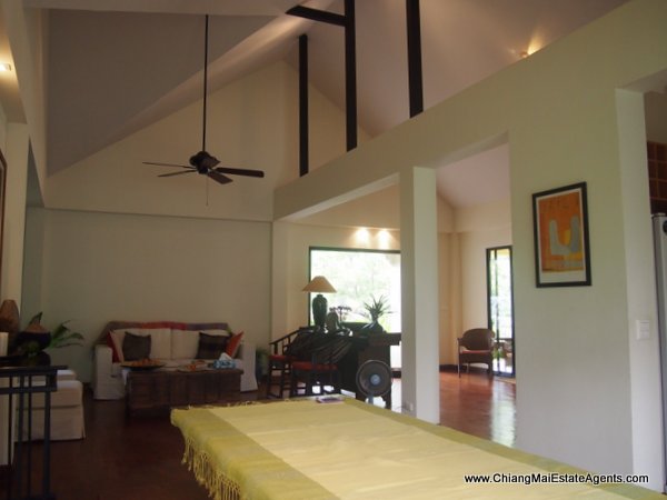 Beautiful 4 Bedroom Home in Moo Baan Nai Fun