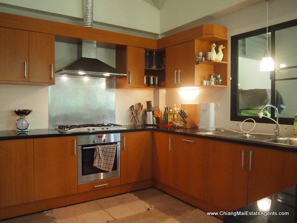 Beautiful 4 Bedroom Home in Moo Baan Nai Fun