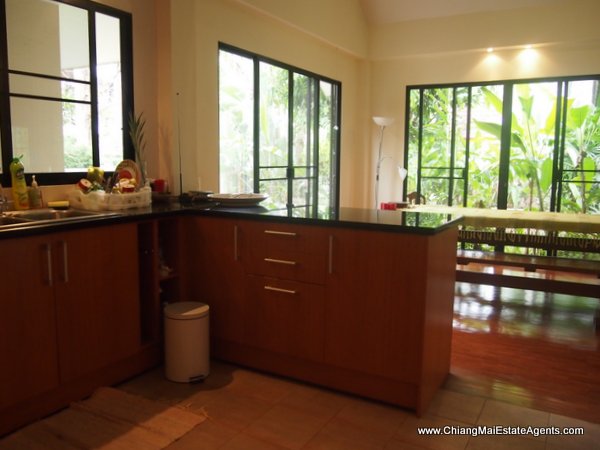Beautiful 4 Bedroom Home in Moo Baan Nai Fun