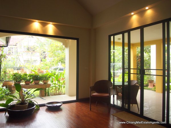 Beautiful 4 Bedroom Home in Moo Baan Nai Fun