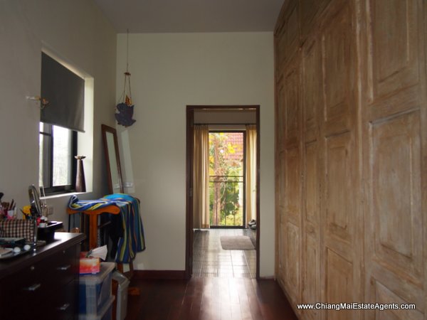 Beautiful 4 Bedroom Home in Moo Baan Nai Fun