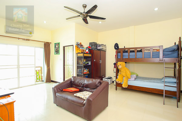 Spacious 4 Bed Bungalow with Private Pool