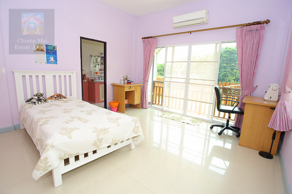 Spacious 4 Bed Bungalow with Private Pool