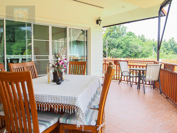 Spacious 4 Bed Bungalow with Private Pool