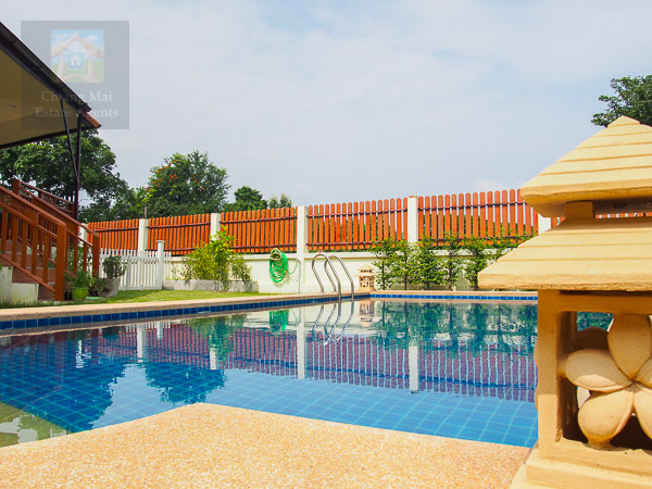Spacious 4 Bed Bungalow with Private Pool