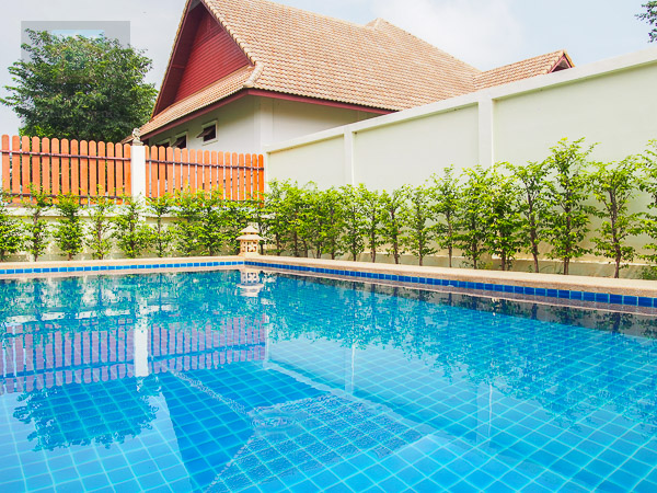 Spacious 4 Bed Bungalow with Private Pool