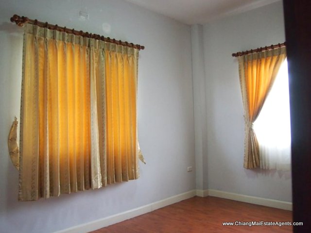 Fantastic 3 Bedroom House in Home In Park