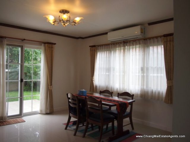 Fantastic 3 Bedroom House in Home In Park